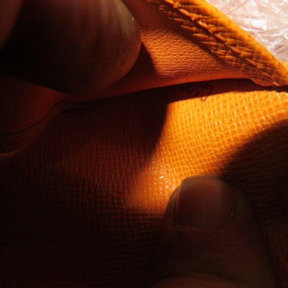 Louis Vuitton Vintage EPI Mandarin Orange key holder Full Inclusion - Picture 11 of 11
